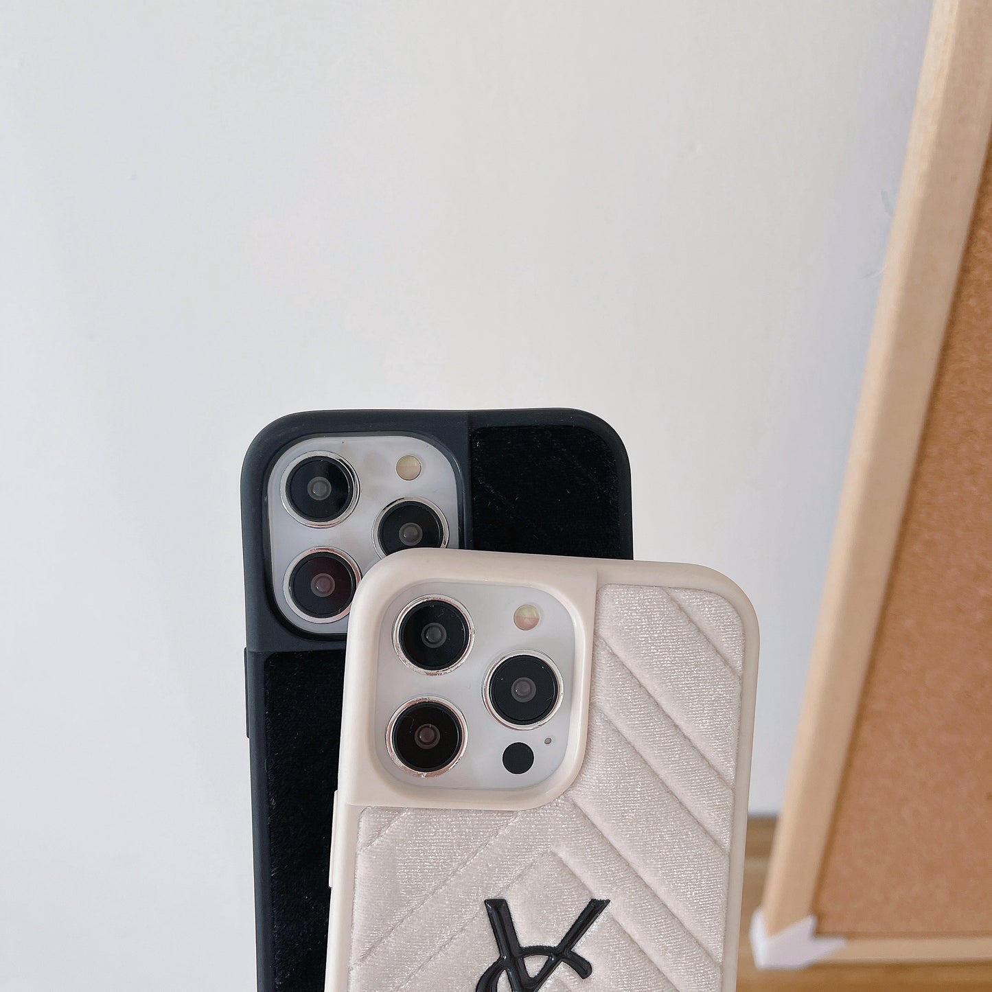 YL iPhone Case Black-MRK250515