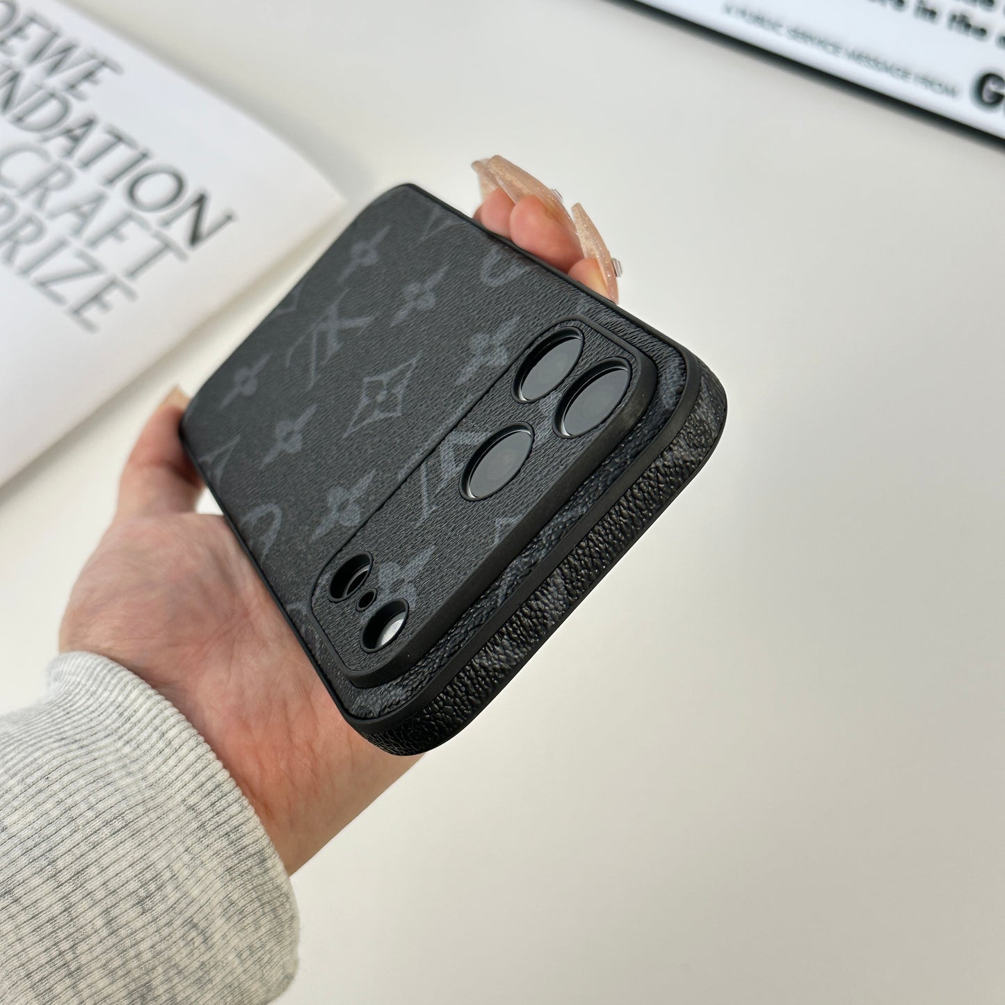 Luxury Monogram iPhone Case For iPhone 17 Series-CYLV061