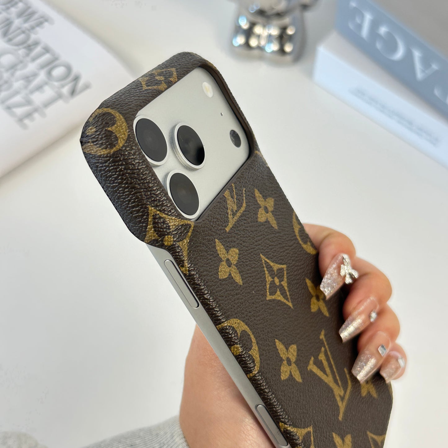 Premium Leather Monogram Magnetic iPhone Case（Compatible With Magsafe）For iPhone 17 Series-CYLV037