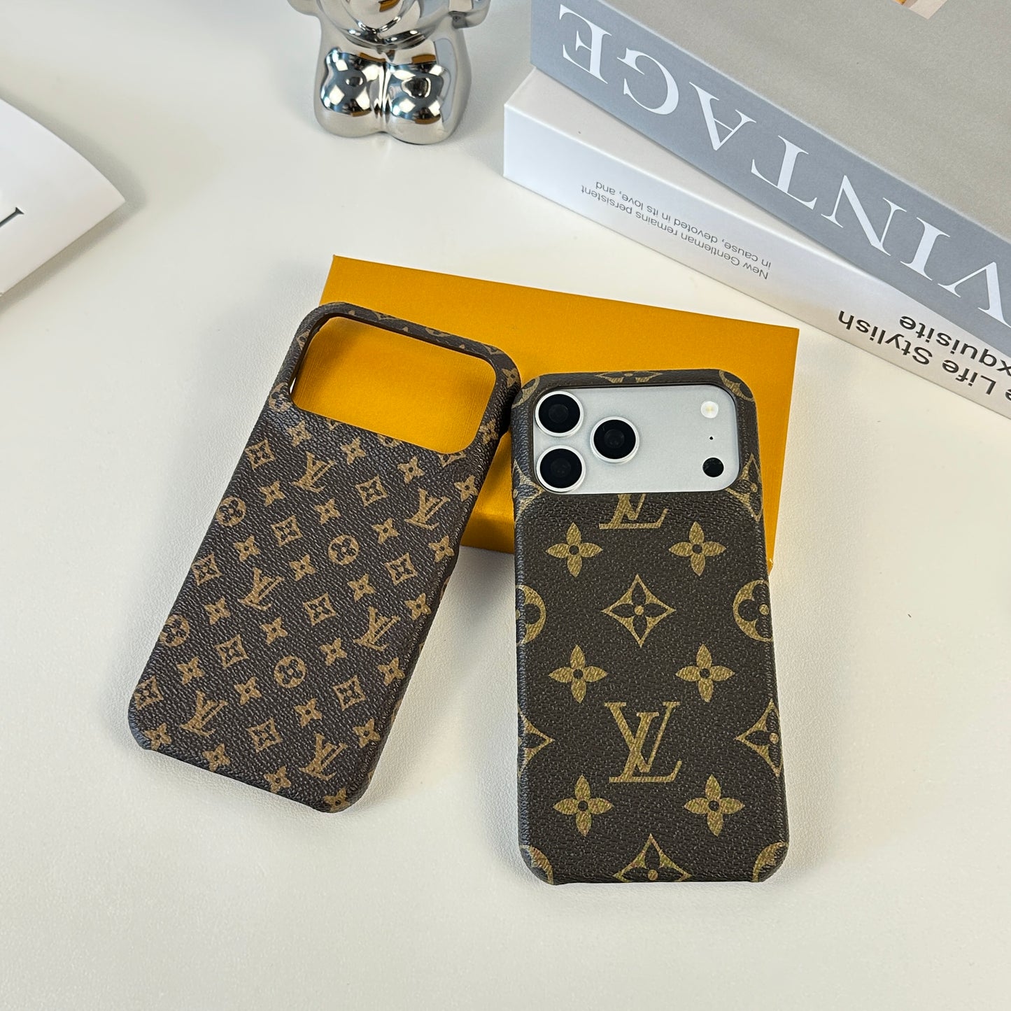 Premium Leather Monogram Magnetic iPhone Case（Compatible With Magsafe）For iPhone 17 Series-CYLV037