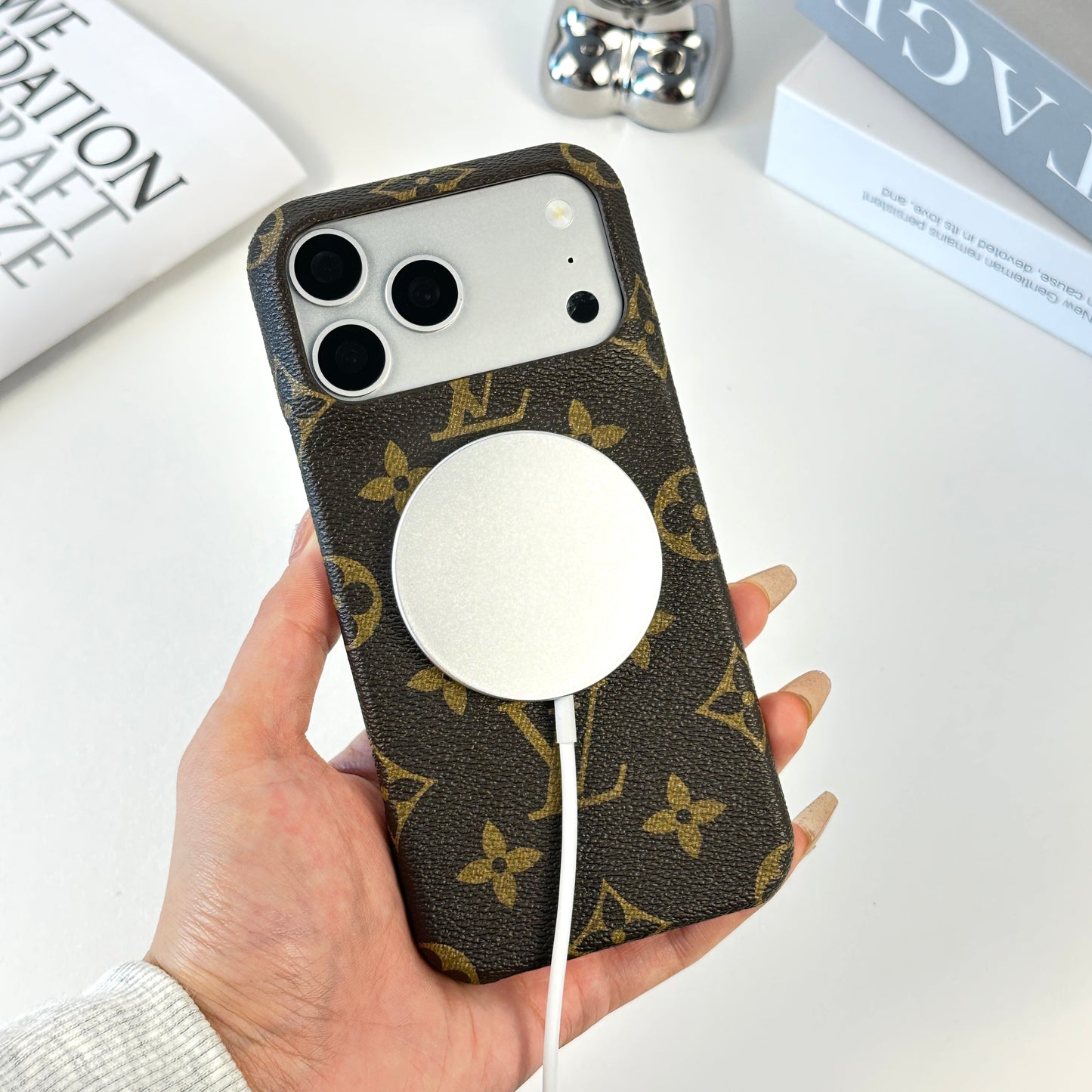 Premium Leather Monogram Magnetic iPhone Case（Compatible With Magsafe）For iPhone 17 Series-CYLV037