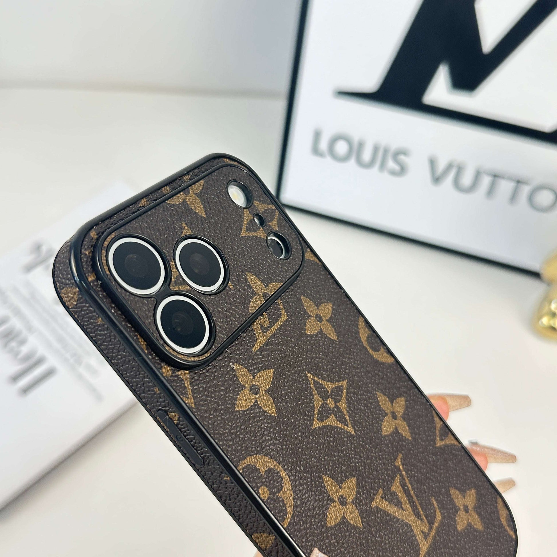 Classic Leather Monogram Magnetic iPhone Case（Compatible With Magsafe）For iPhone 17 Series-CYLV034
