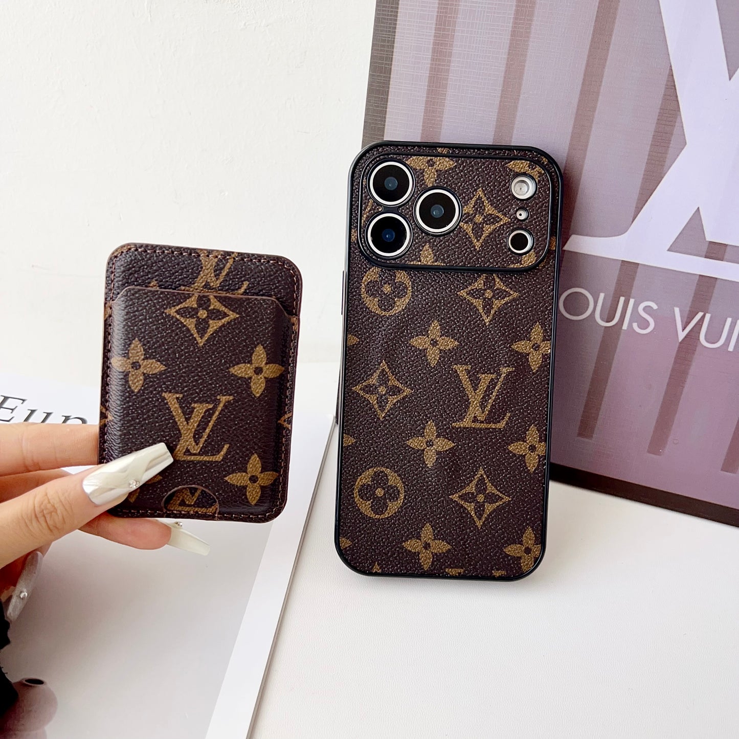 Premium Leather Monogram iPhone Case （Magsafe） For iPhone 17 Series-CYLV059