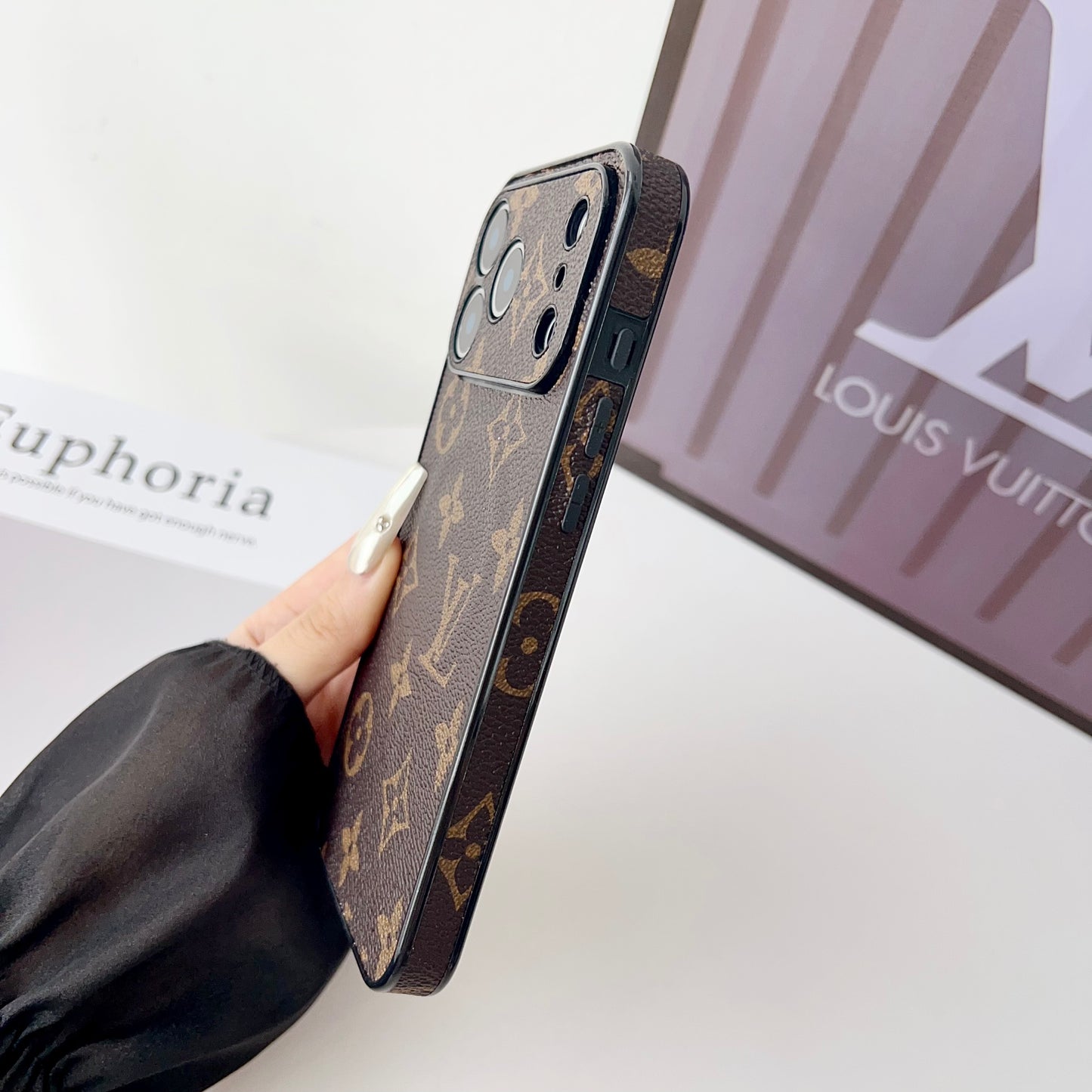 Premium Leather Monogram iPhone Case （Magsafe） For iPhone 17 Series-CYLV017