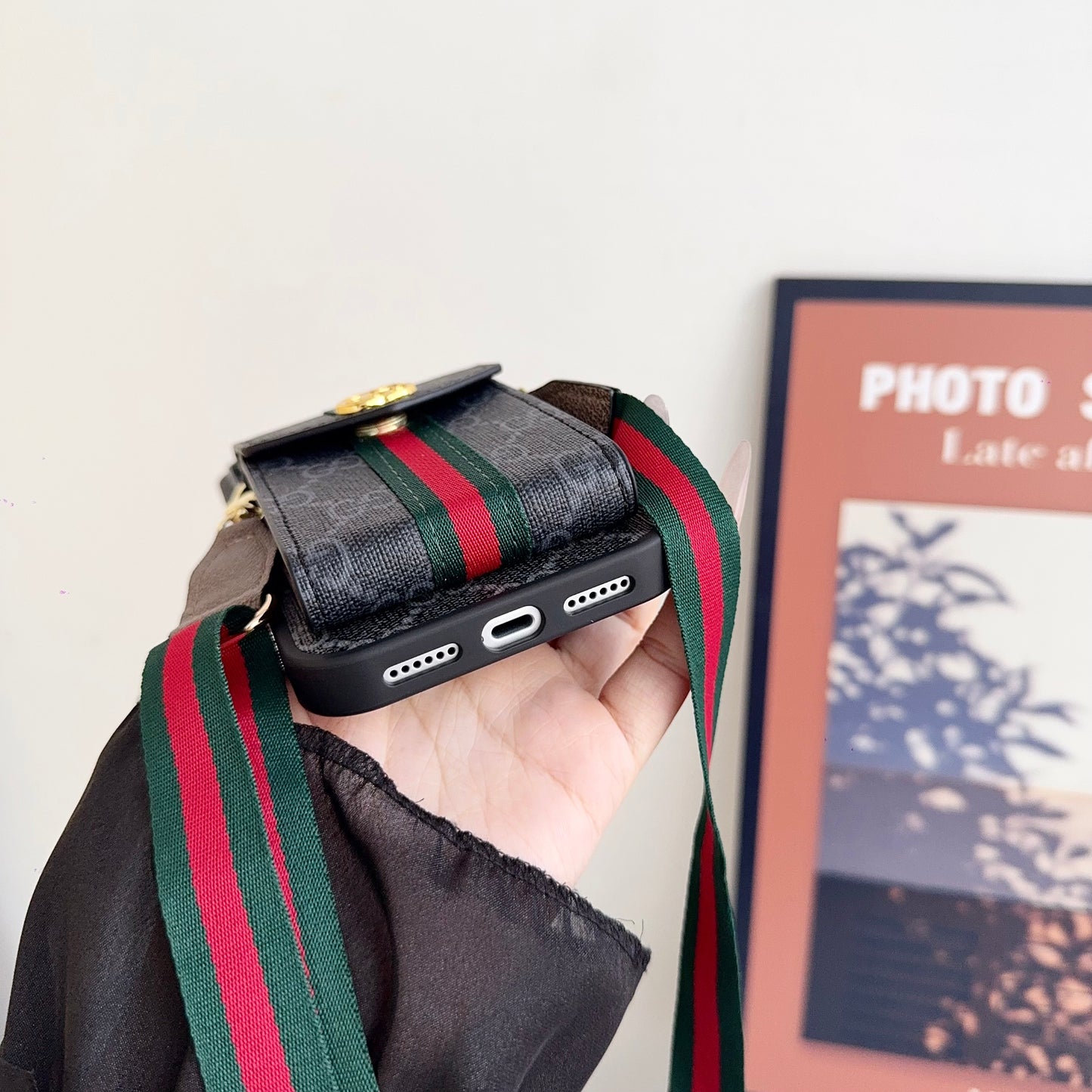 Classic Leather GG iPhone Case With Card Holder And Strap Black-CFK251106