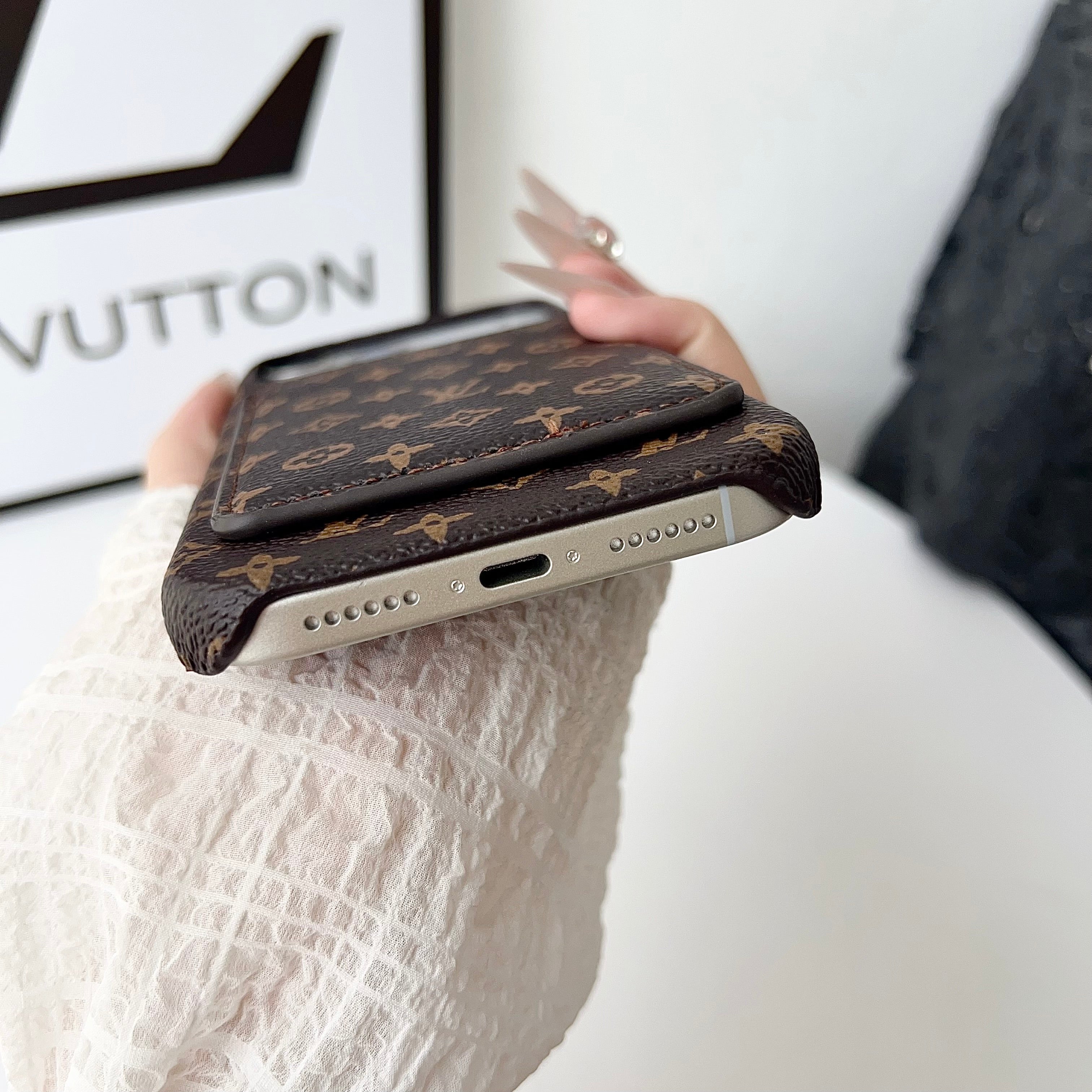 High-quality Monogram iPhone Case With Card Holder For iPhone 17 Series-CYLV138