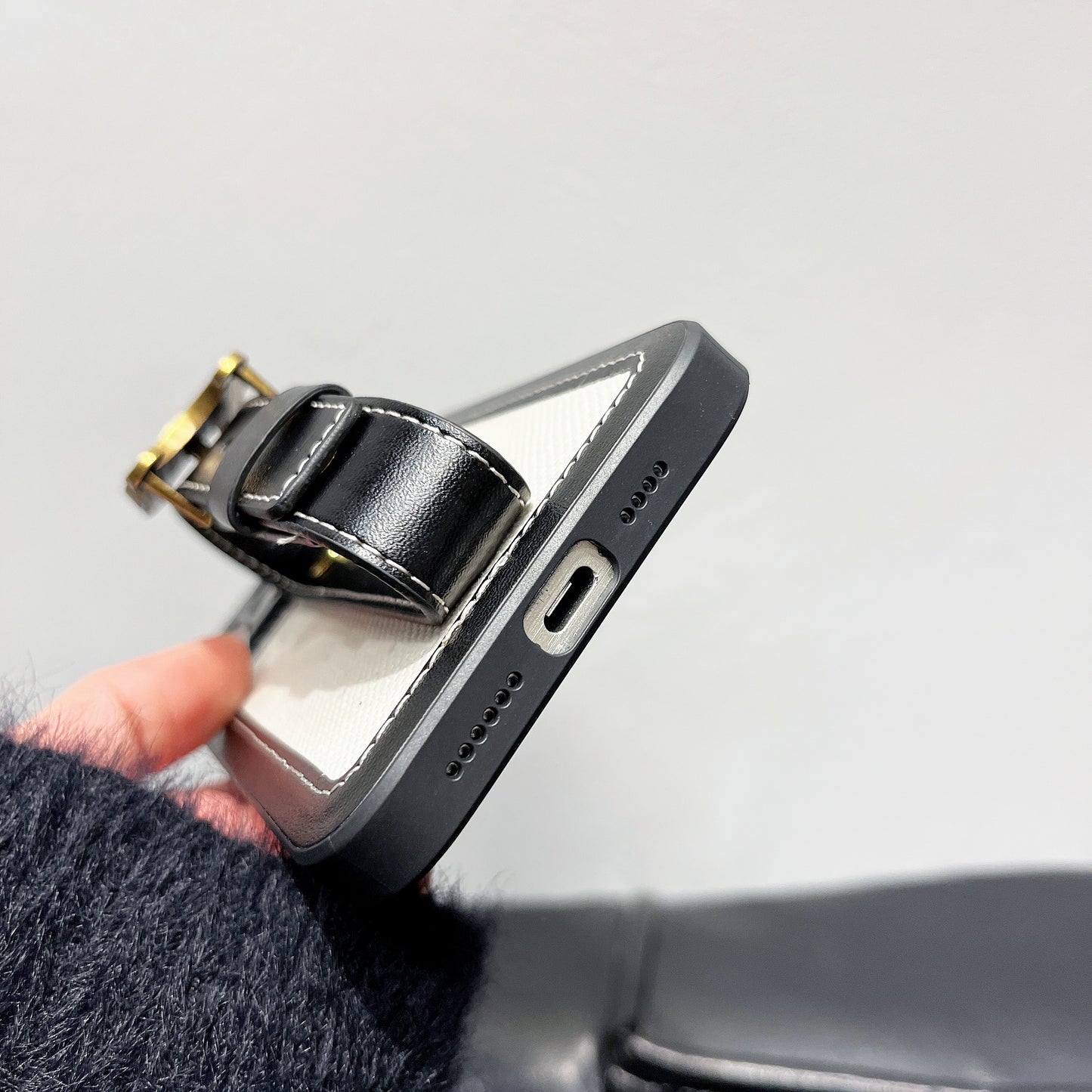 CL iPhone Case With Holder Black-SW241356