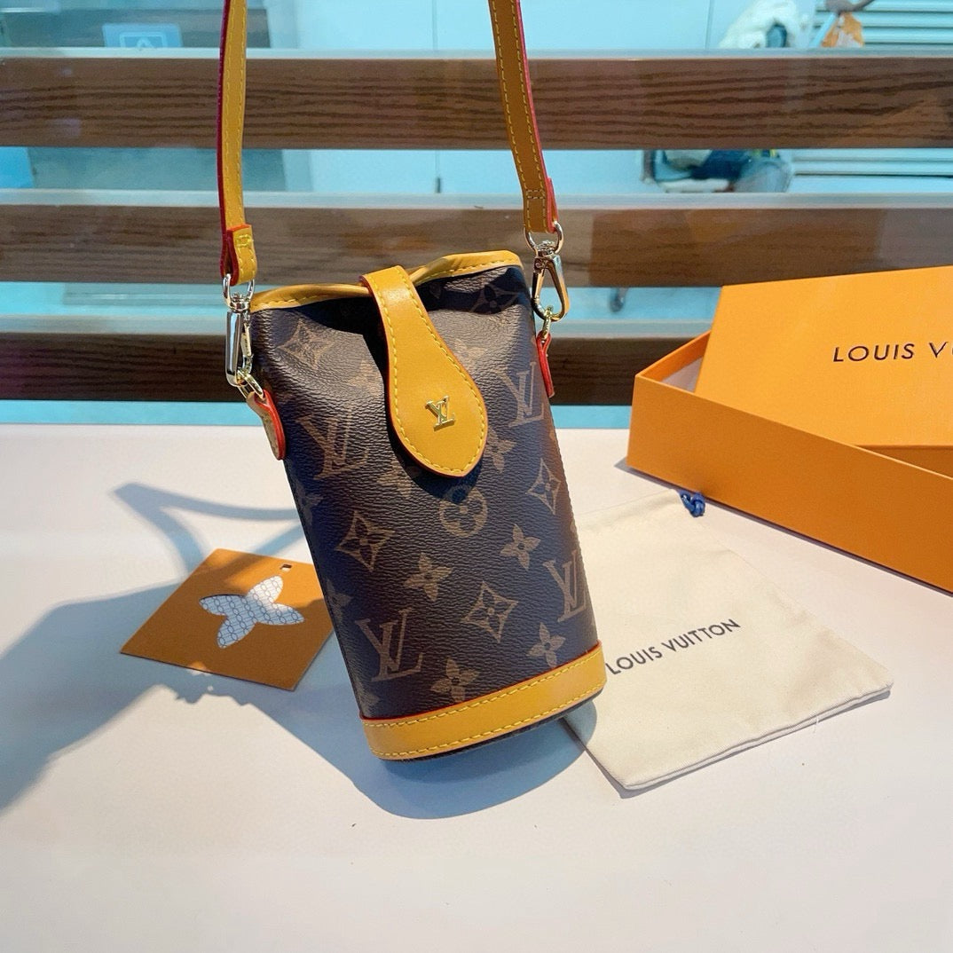 Leather Monogram Crossbody Phone Bag-CYLV153