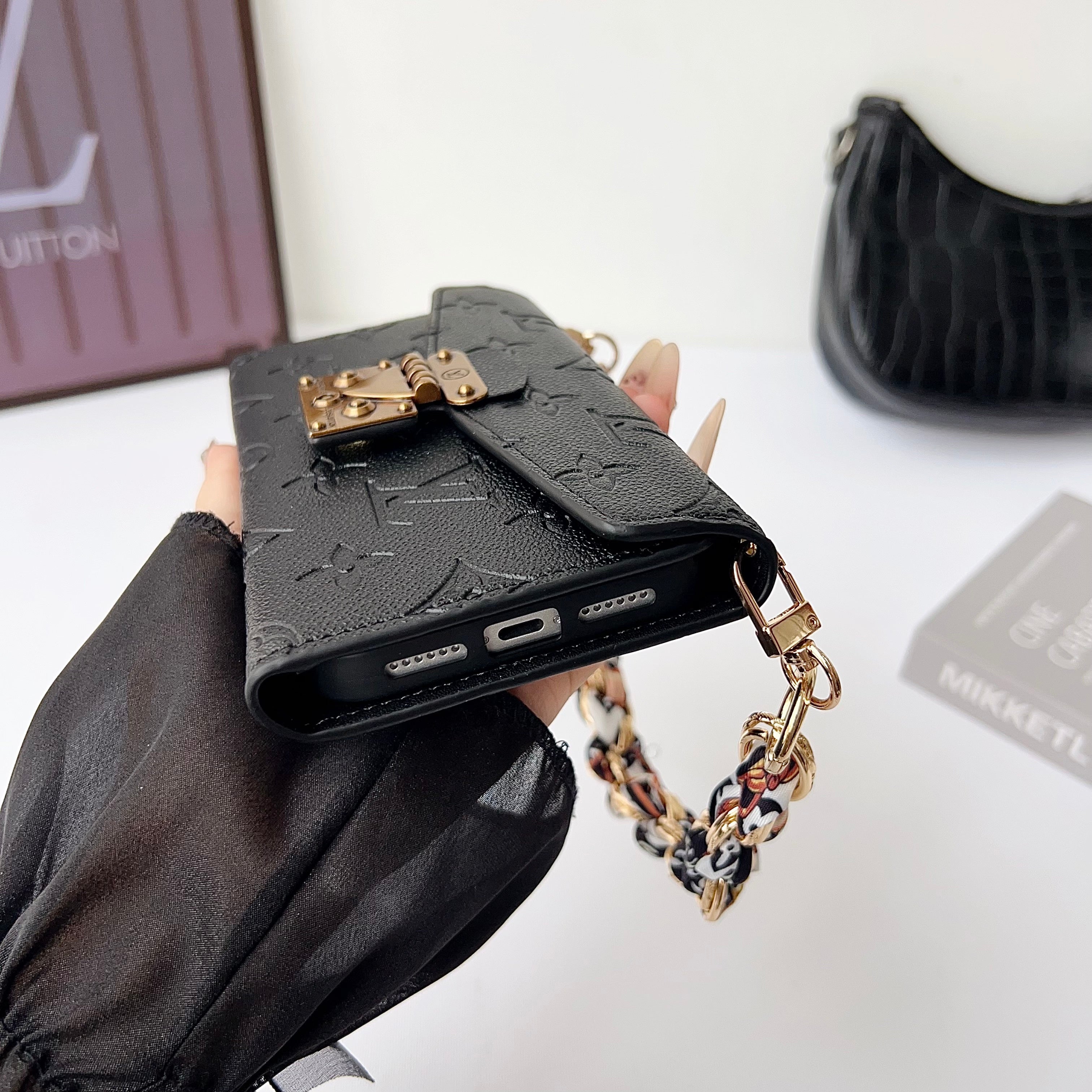 High-quality Leather Monogram iPhone Case With Flip Wallet-CYLV178