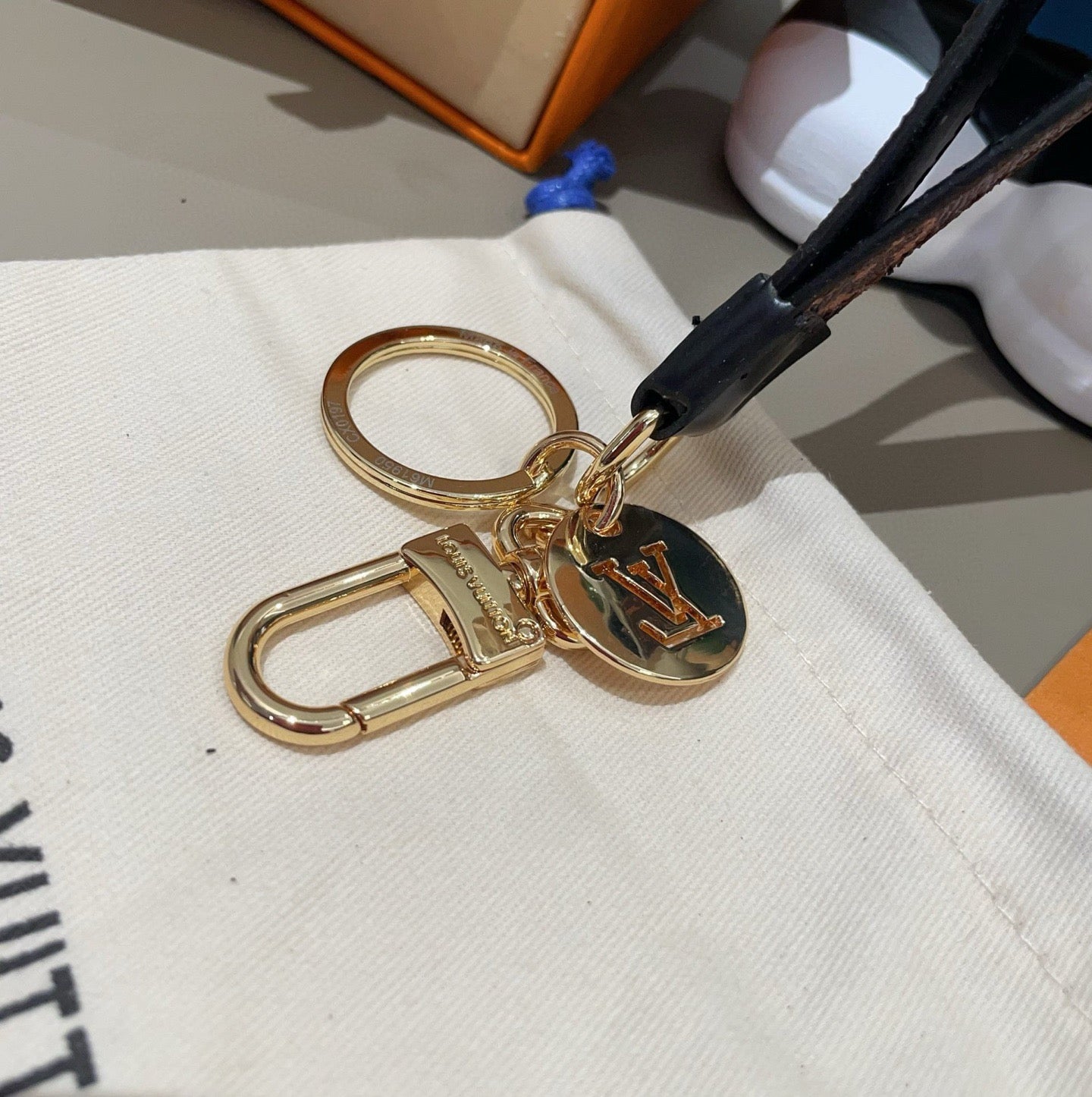 Monogram Wristlet Key Ring With Pendant-CYLV184
