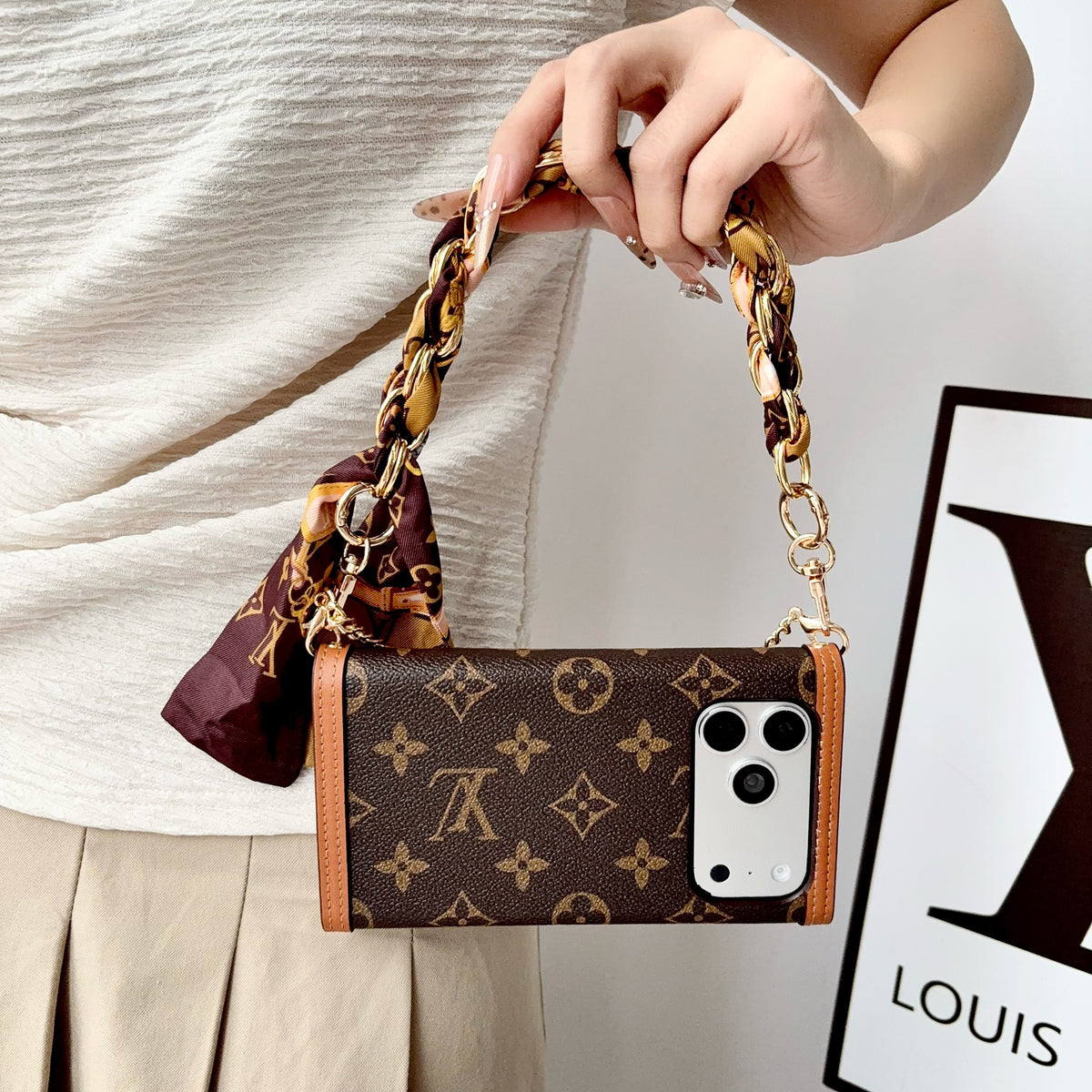High-quality Leather Monogram iPhone Case With Flip Wallet And Chain-CYLV192