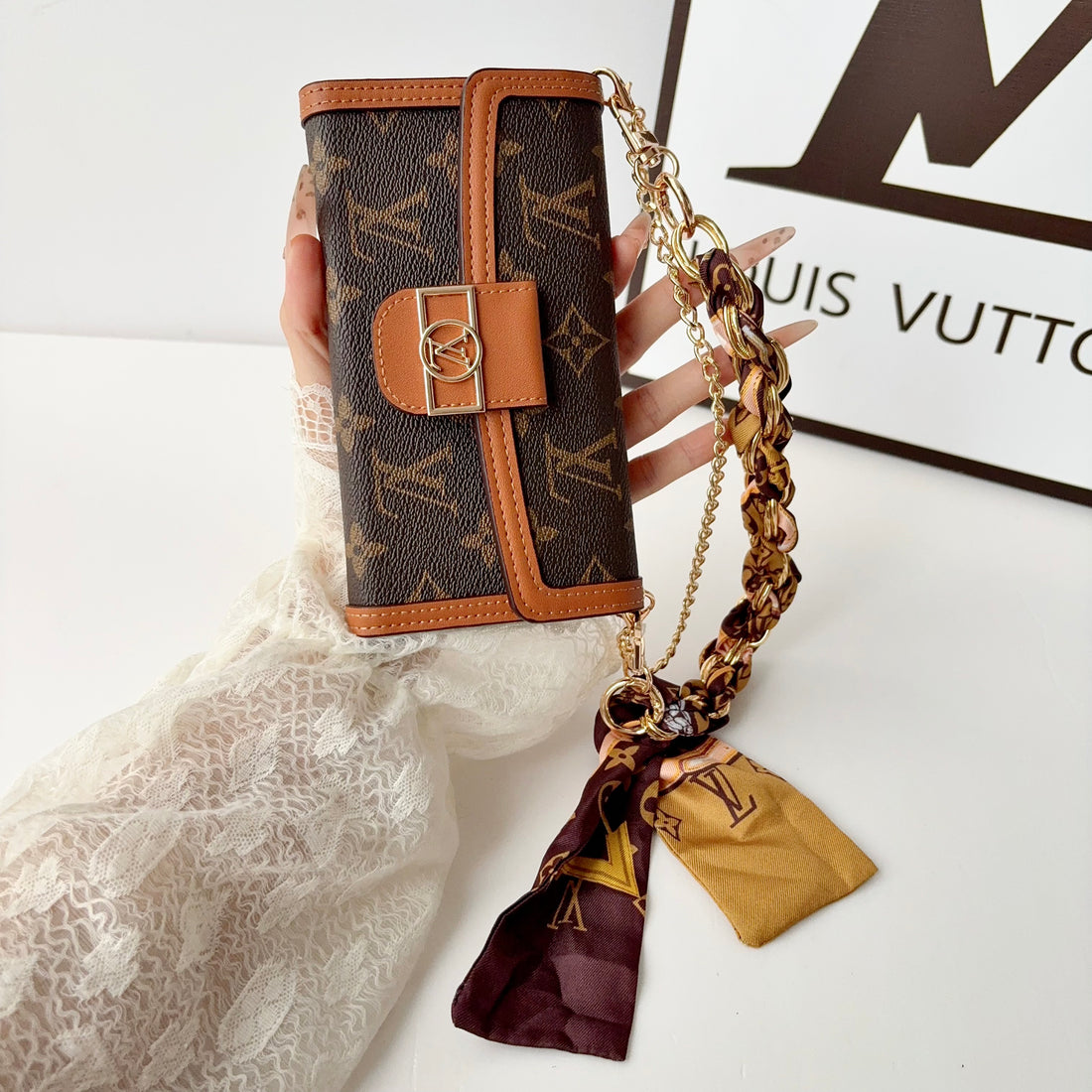 High-quality Leather Monogram iPhone Case With Flip Wallet And Chain-CYLV192